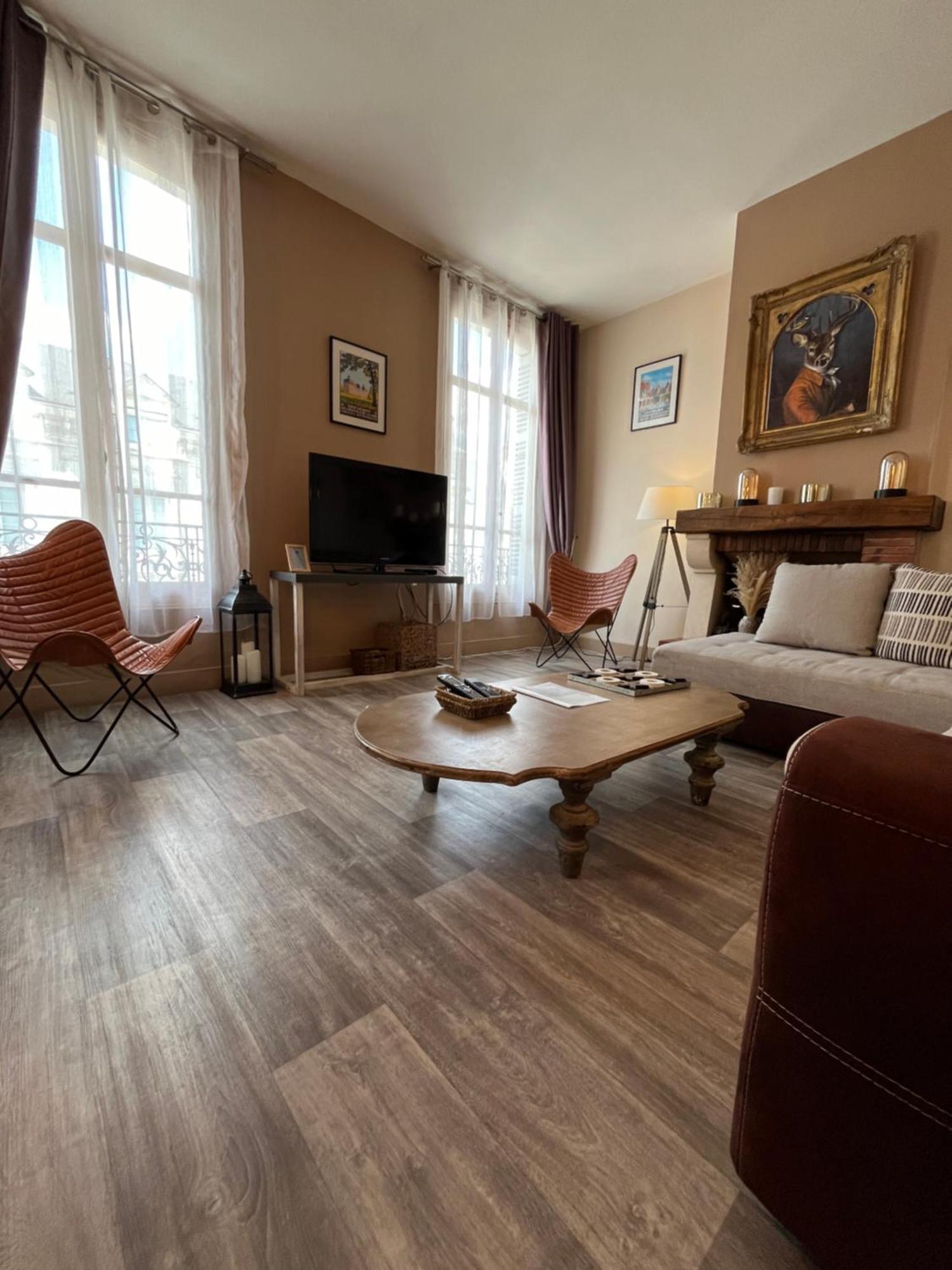 Cote Chateau - Grand Appartement Au Coeur De Blois Exterior foto